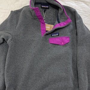 Patagonia Heather Gray Fleece with Magenta Trim